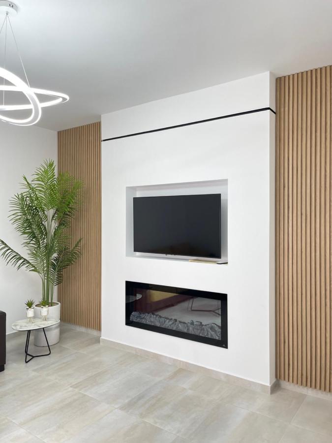 Lungomare Luxury Sea View Apartaments Влёра Экстерьер фото