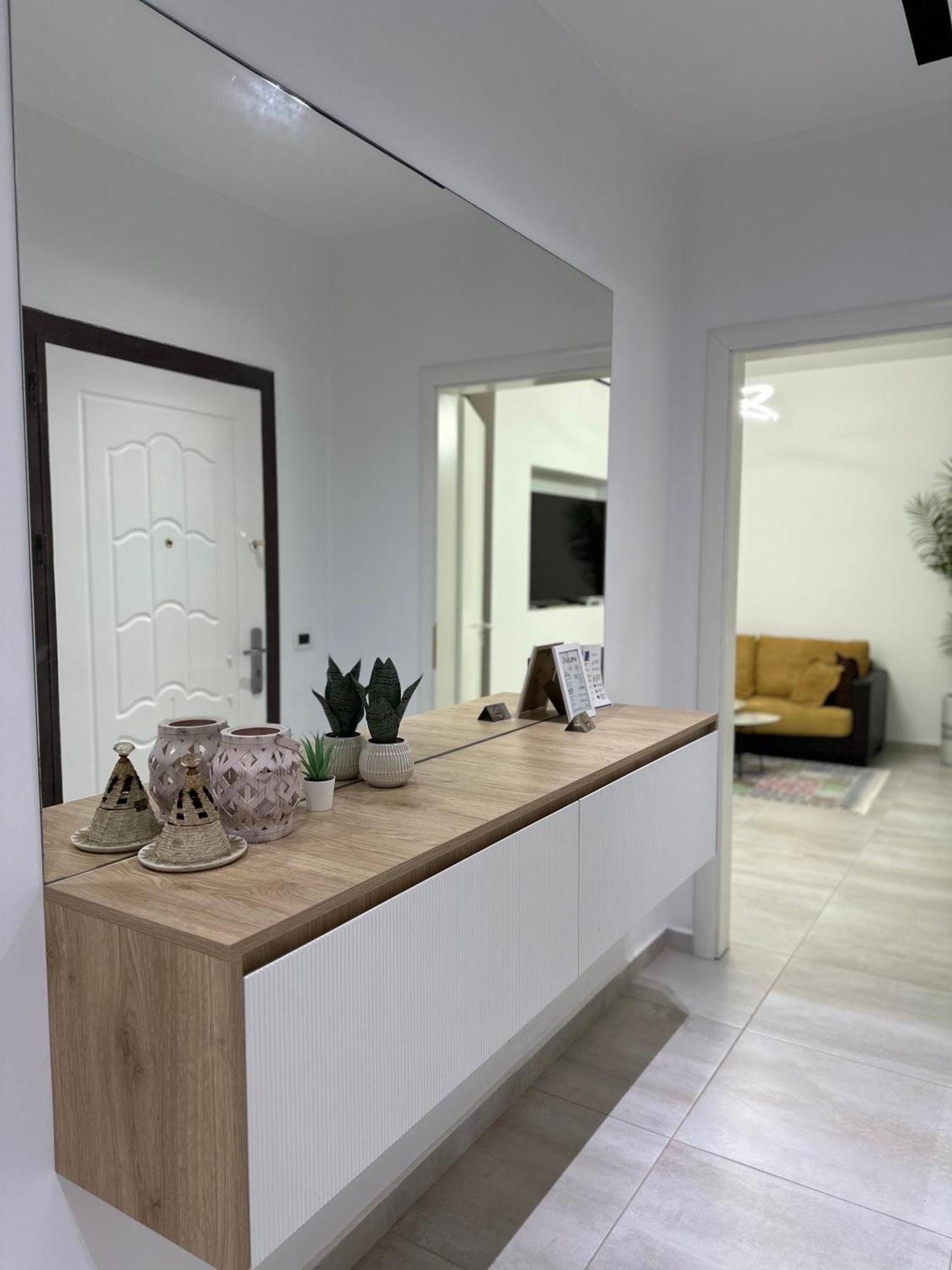 Lungomare Luxury Sea View Apartaments Влёра Экстерьер фото
