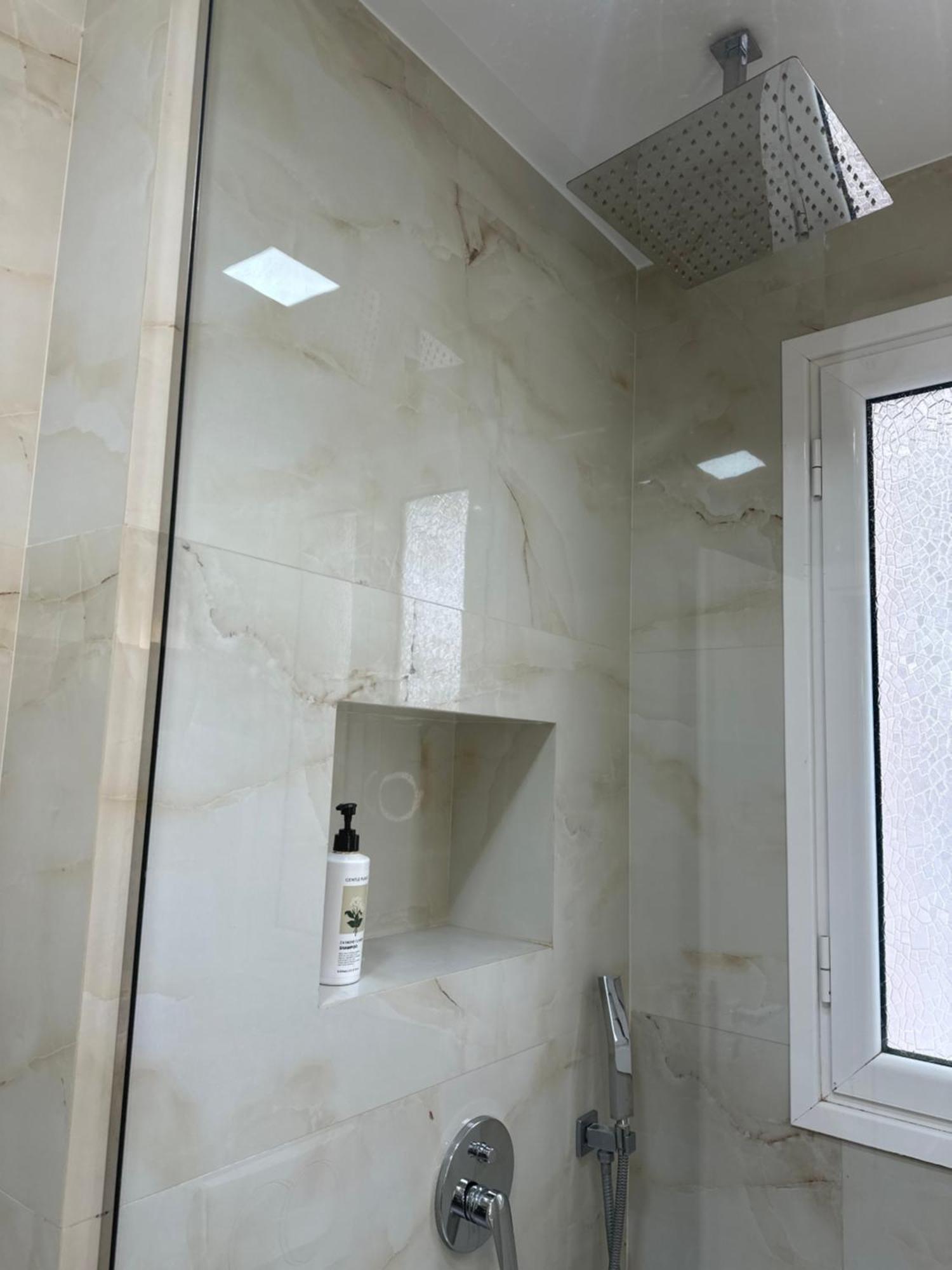 Lungomare Luxury Sea View Apartaments Влёра Экстерьер фото