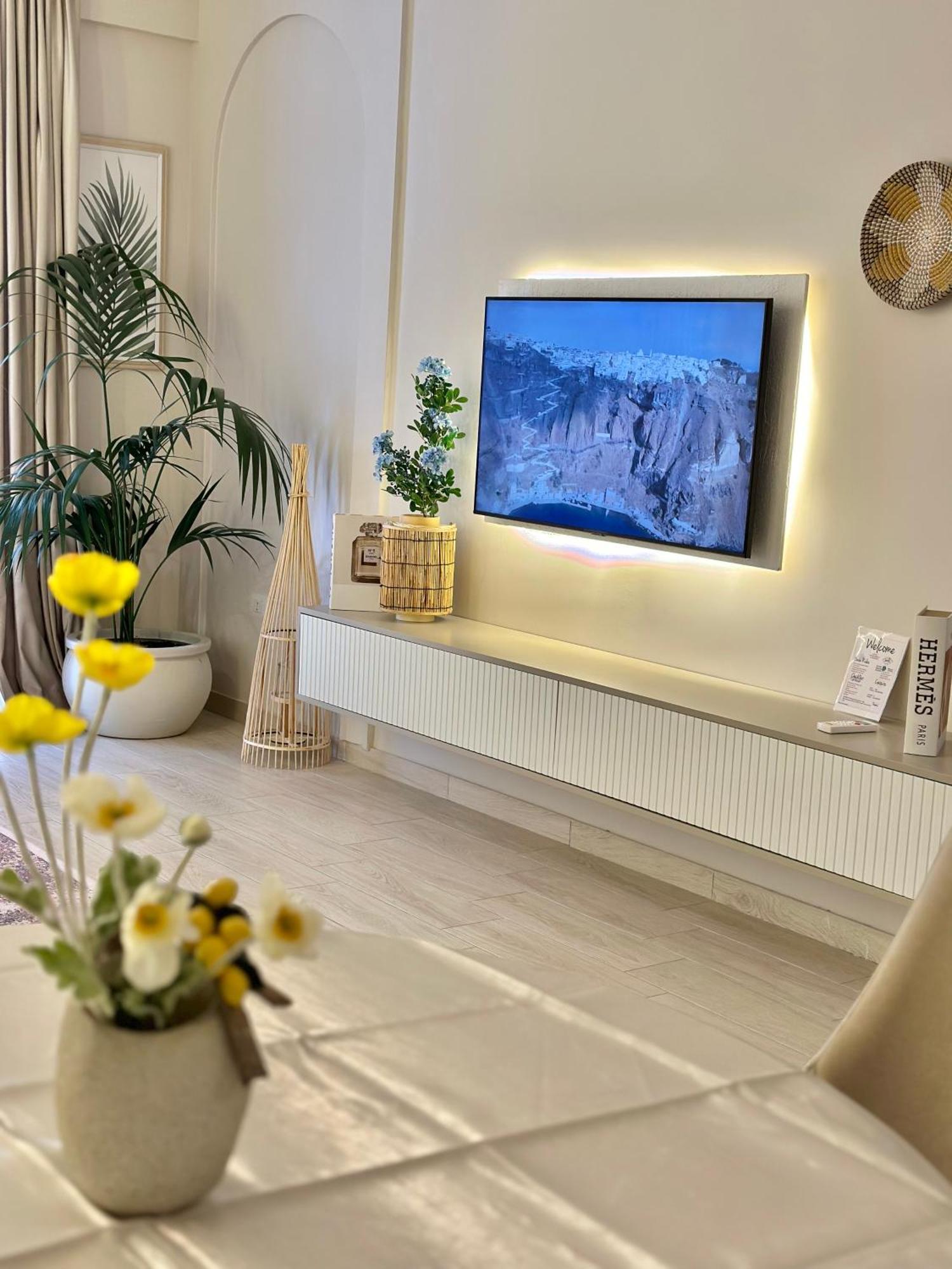 Lungomare Luxury Sea View Apartaments Влёра Экстерьер фото
