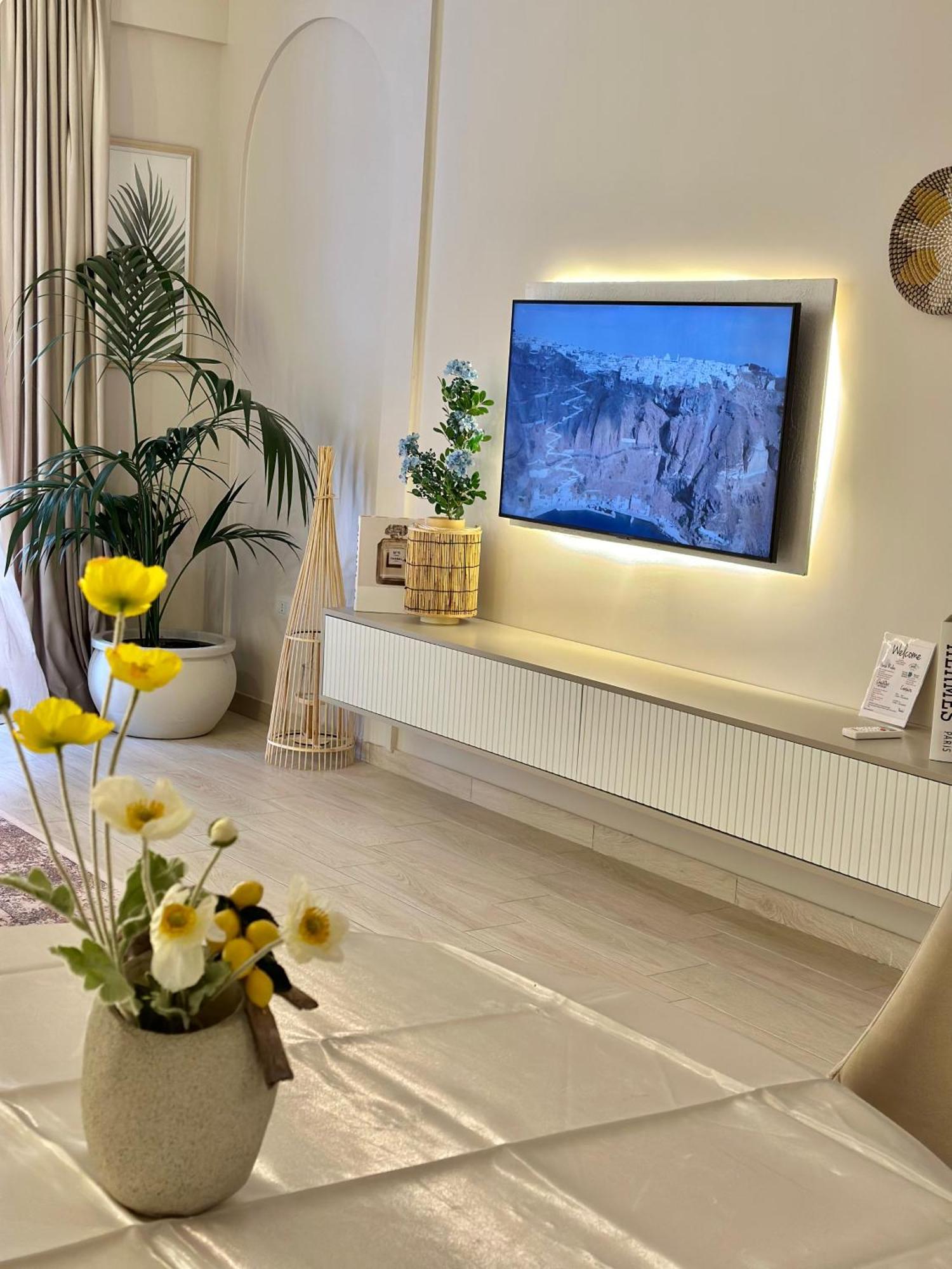 Lungomare Luxury Sea View Apartaments Влёра Экстерьер фото
